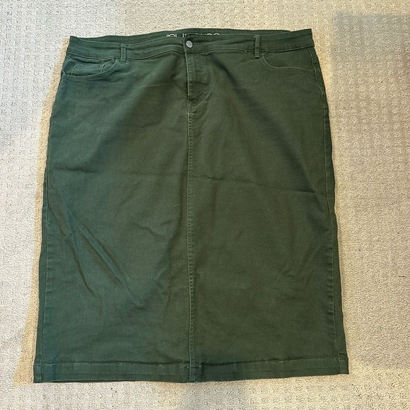 Nuggles Dresses & Skirts - Nuggles 31” Green Denim Skirt